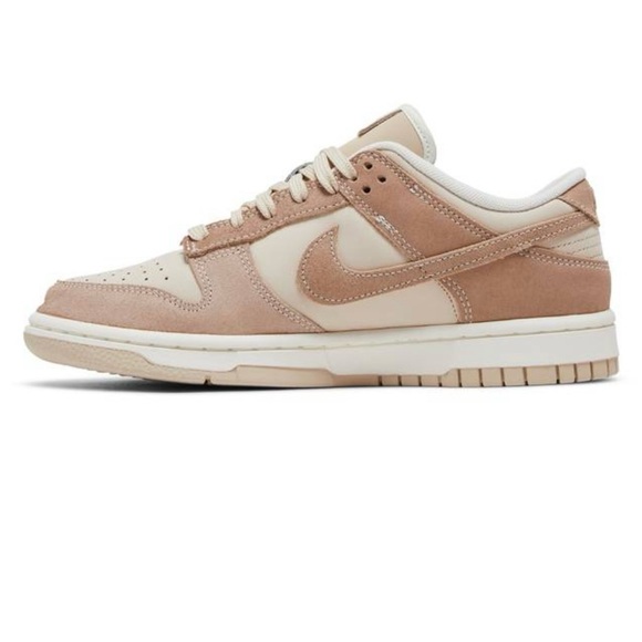 2023 Women’s Low Dunk SE Sandrift - Picture 2 of 5